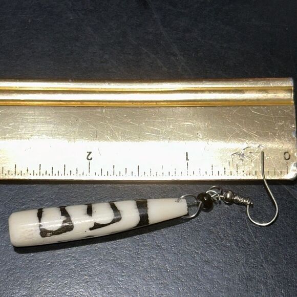 NWOT African Bone Round Teardrop Dangling Earrings - Picture 5 of 6